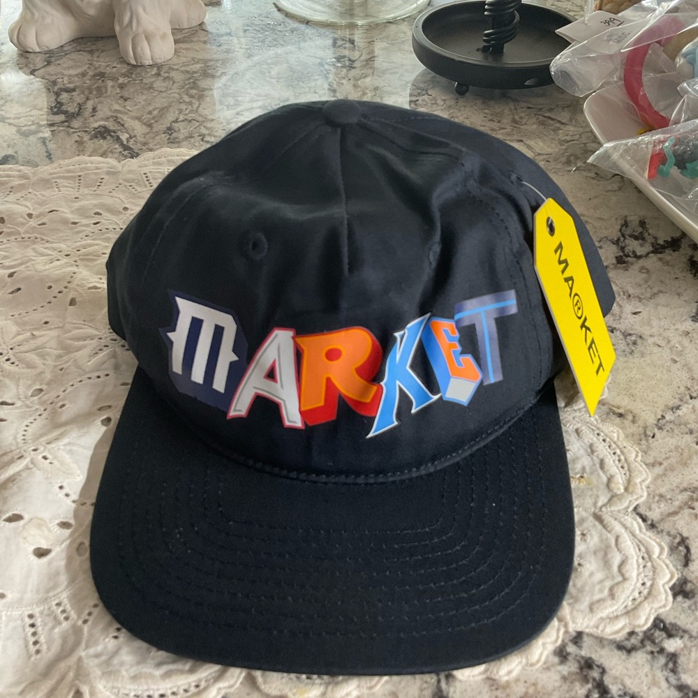 NEW W/TAGS  MARKET ME’N ONE SIZE CAP